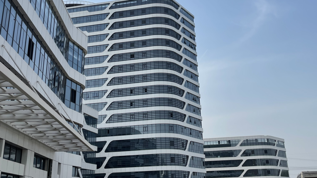 寶潤達鋁板保溫一體板助力濮陽醫(yī)專附屬醫(yī)院建設(shè) 寶潤達鋁板保溫一體板助力濮陽醫(yī)專附屬醫(yī)院建設(shè)